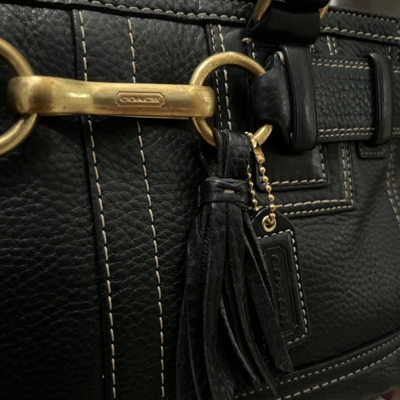 Coach Hamptons Vintage Black Leather Handbag Goldtone Hardware Tassel & Tag EUC - Picture 3 of 8